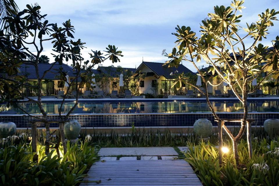 Kuiburi Hotel & Resort Куи Бури Екстериор снимка